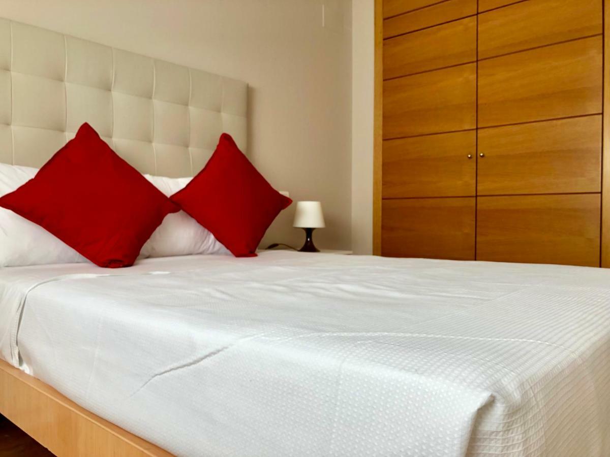 New Apartments Airport Ifema Madrid Exteriör bild